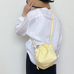 収納上手な巾着バッグ