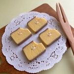 カステラあざらしさんキーホルダー￤フェイクスイーツ ミニチュアフード 食品サンプル  和菓子