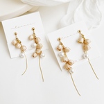 紅茶染めすずらんのアシンメトリーイヤリング/ピアス　布花　コットンパール　華奢