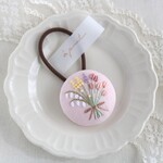3・4月春限定　花束刺繍ヘアゴム　さくらミルク色　刺繍ブローチ