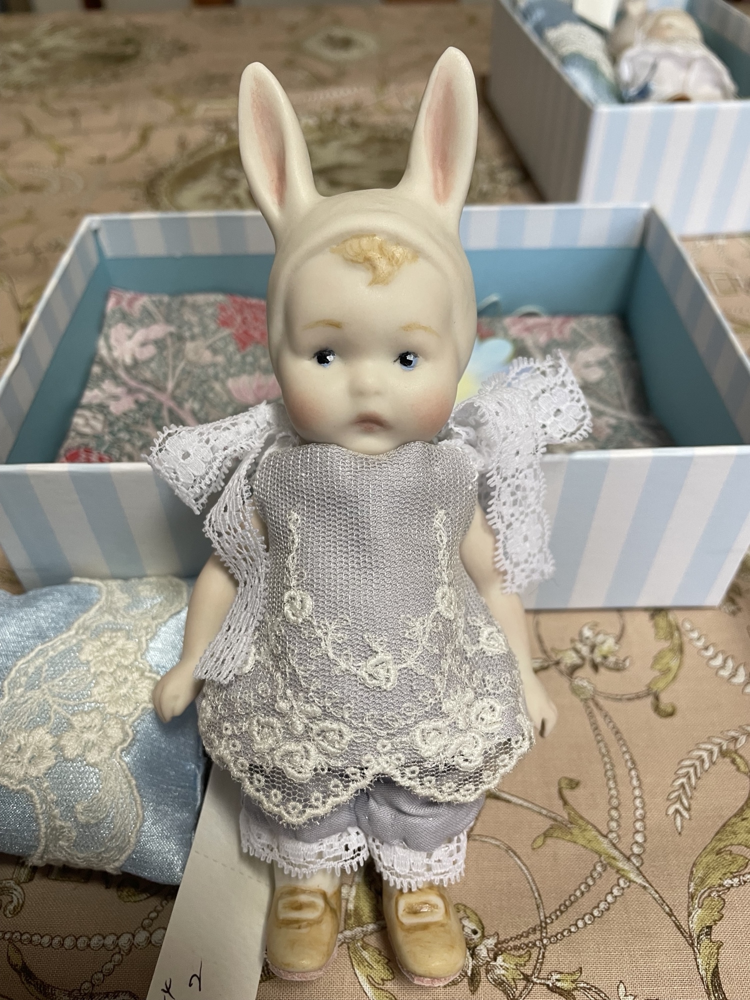 ちびくま工房 忘れな草ちゃんのプレゼンテーションbox ビスク