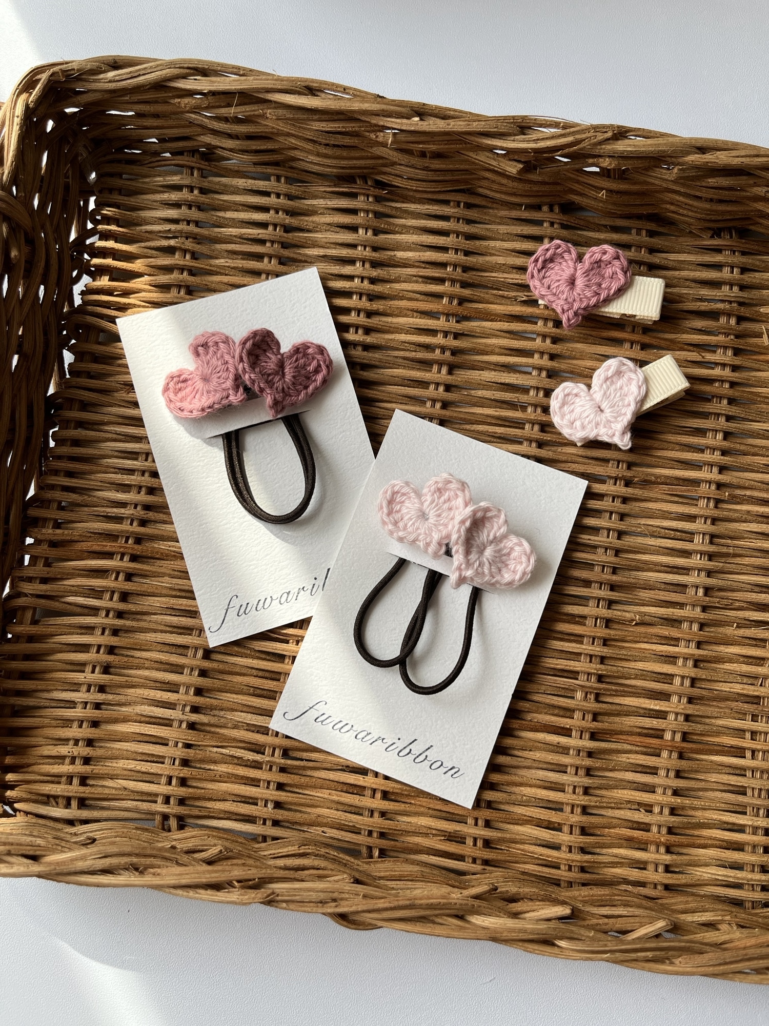 かぎ針編みのマーガレットヘアクリップ】ベビークリップ ベビー