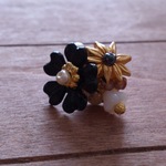 フラワーピアス・・・ブラック