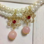 ローズピンクのビジューとピンクビーズピアス・イヤリング🎀