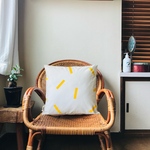 再販　クッションカバー　ながしかくのイエロー