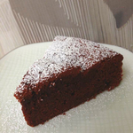 季節関係なく食べたいガトーショコラ(半ホール)
