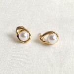 #62　ティアドロップ　一粒パールピアス　ミニピアス　韓国　可愛い　おしゃれ　シンプル　小ぶり　レディース　