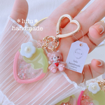 【ꫛꫀꪝ✧‧˚】＊lulu＊くまちゃんのstrawberryキーホルダー　ハンドメイドレジン　キーホルダー　ハンドメイドキーホルダー　シャカシャカキーホルダー　シャカシャカ　シェイカー　いちご　
