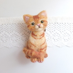 再販　お座り猫ブローチ　茶トラ☆羊毛