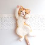 お腹見せ猫マスコット　茶トラ☆羊毛