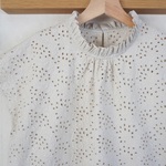 再入荷◆コットンレース＊ハイネックフレンチスリーブブラウス （7・9・11号)