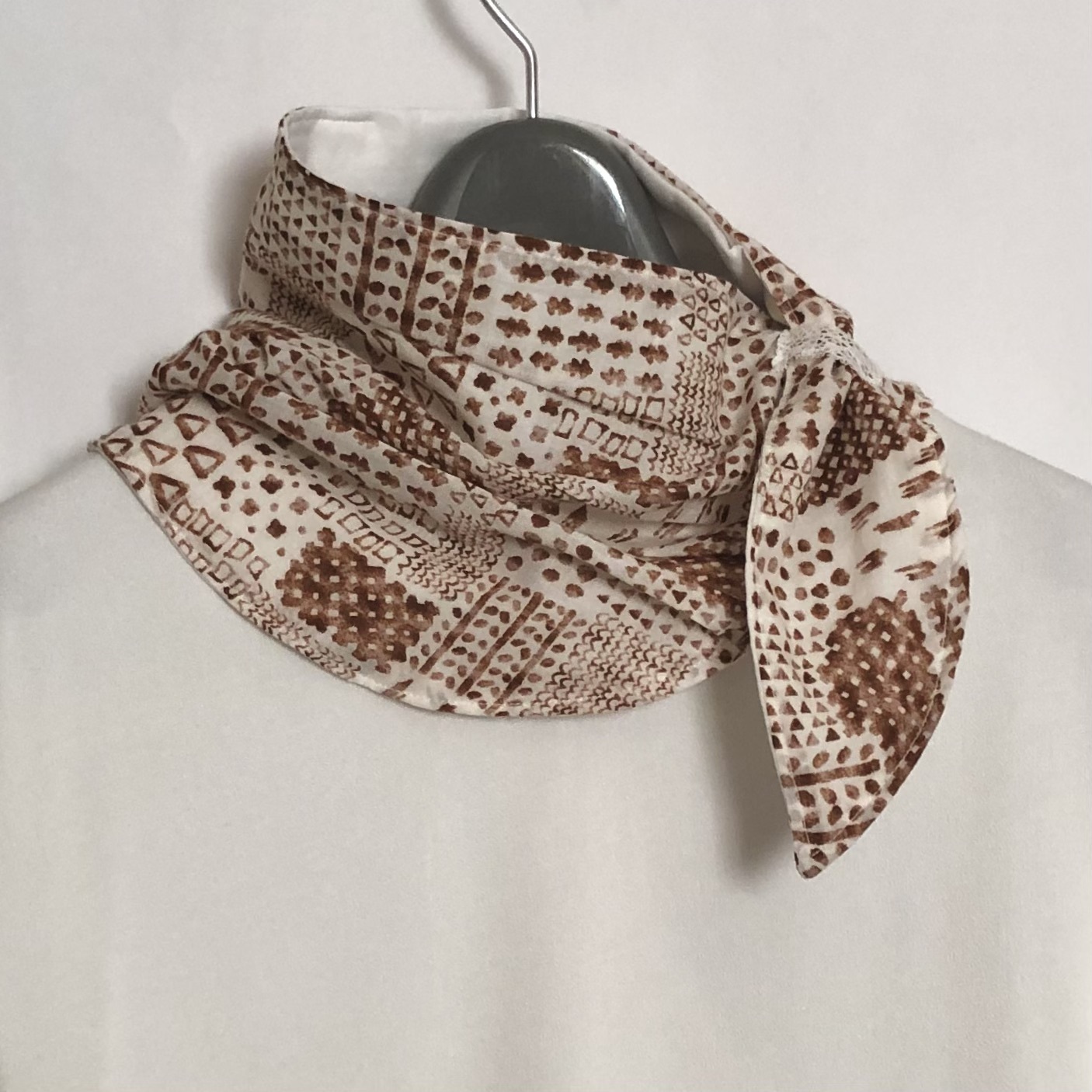 ネックカバー❣️ハンドメイド 綿100%ホワイトレース手作りネックウォーマー日焼け止めにお