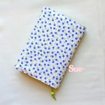お花畑のブックカバー