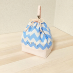 名前入れ 保冷巾着シェブロン柄(水色×ピンク)