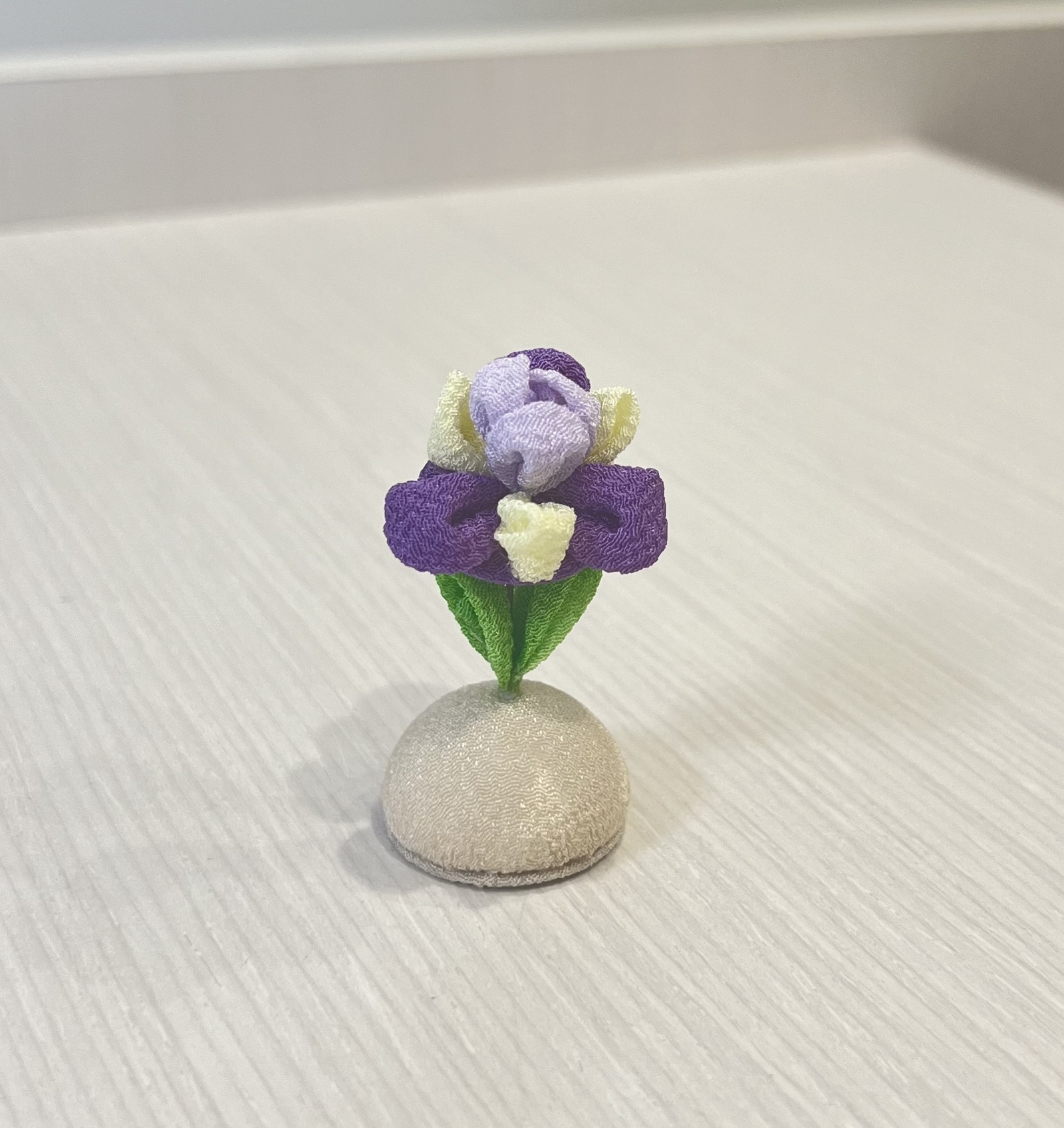 兜　五月人形　鯉のぼり　おしゃれ兜　リバティ　ハンドメイド　つまみ細工　可愛い つまみ細工】端午の節句 五月人形 兜 鯉のぼり 菖蒲 - nao.m