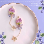 ゆれる蝶々とスミレの耳飾り