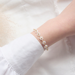 ビーズブレスレット　《　pearl white　》　白いお花　マグネット金具