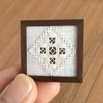 ミニチュア刺繍　「ハーダンガー七宝かがり」