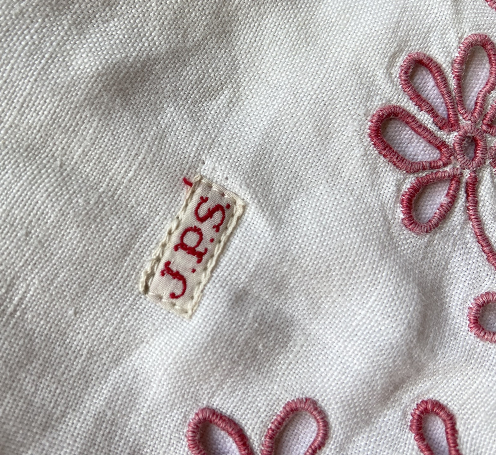 フランスアンティーク　ヴィンテージ*大きな花かご刺繍　ドイリー　かごカバー フランスアンティーク ヴィンテージ*大きな花かご刺繍 ドイリー