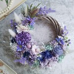 Jolie botanique＜Bleu roi＞＊春リース＊母の日リース＊フラワーリース＊ハーフリース母の日＊春＊母の日花＊三日月リース母の日＊結婚祝い＊母の日＊玄関＊通年リース