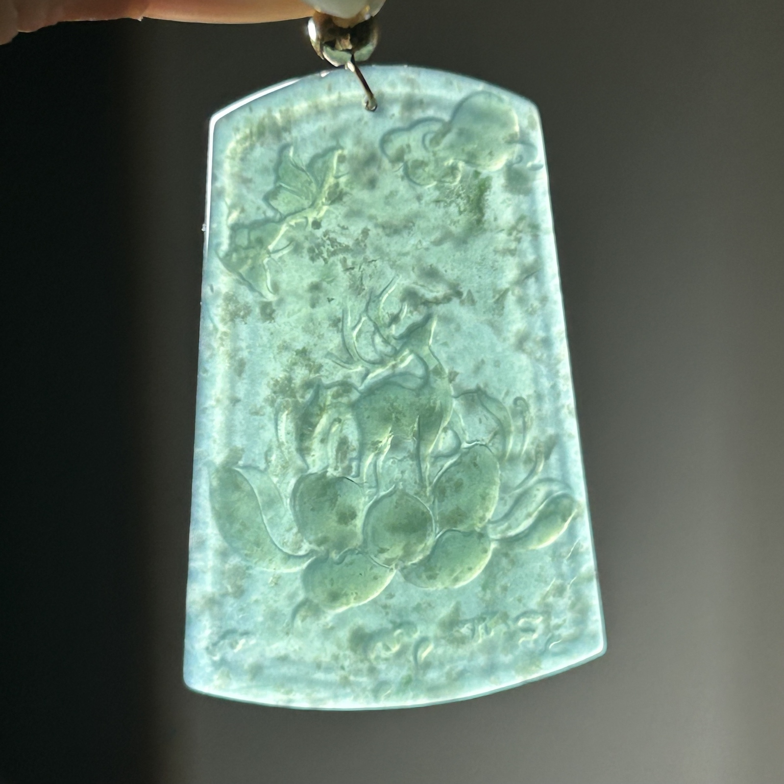 本翡翠ペンダント　グァテマラ産　鹿　蓮花　氷種　お買い得 本翡翠ペンダント グァテマラ産 鹿 蓮花 氷種 お買い得 - farbe
