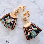 【ロイヤルパープルイエロー】フラワービーズとインド刺繍のピアス/イヤリング