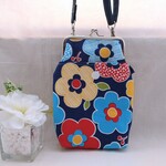 北欧柄♡大きな花　ぷっくりがま口　スマホポシェット　ハンドメイド　がま口ショルダーバッグ　ネイビー