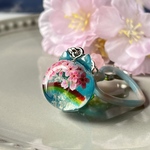 雲レジン　虹かかる春　ころんとにゃんこキーホルダー　レジン　桜　空