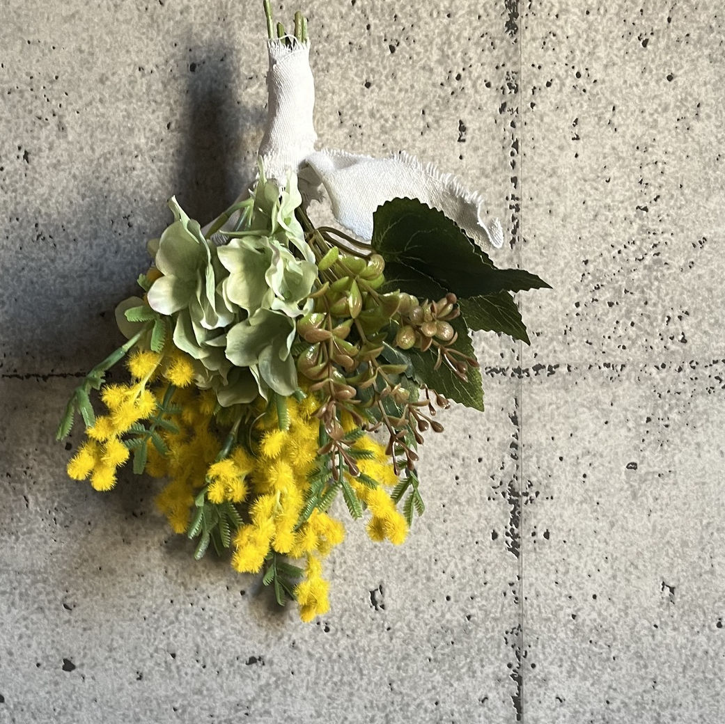 °ஐ*✧♥️幸せの花♥️２種類のミモザの大人可愛いスワッグ✧*ஐ*  ミモザの日 ஐ*✧♥️幸せの花♥️2種類のミモザの大人可愛いスワッグ