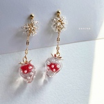 🍓受注製作🍓可愛いいちごアクセサリー①(いちごのデザインが選べます！ピアスorイヤリング)