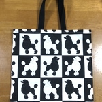 ハンドメイド 犬柄ぺたんこトートバッグ プードル 白黒