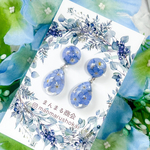  【贅沢なやすらぎ】水色 勿忘草 ブルー ボタニカル 花 ドライフラワー 押し花 金属アレルギー対応 サージカルステンレス ピアス イヤリング可 大人かわいい フラワー シンプル 小粒 揺れる