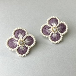 ラベンダーパープルのお花刺繍アクセサリー