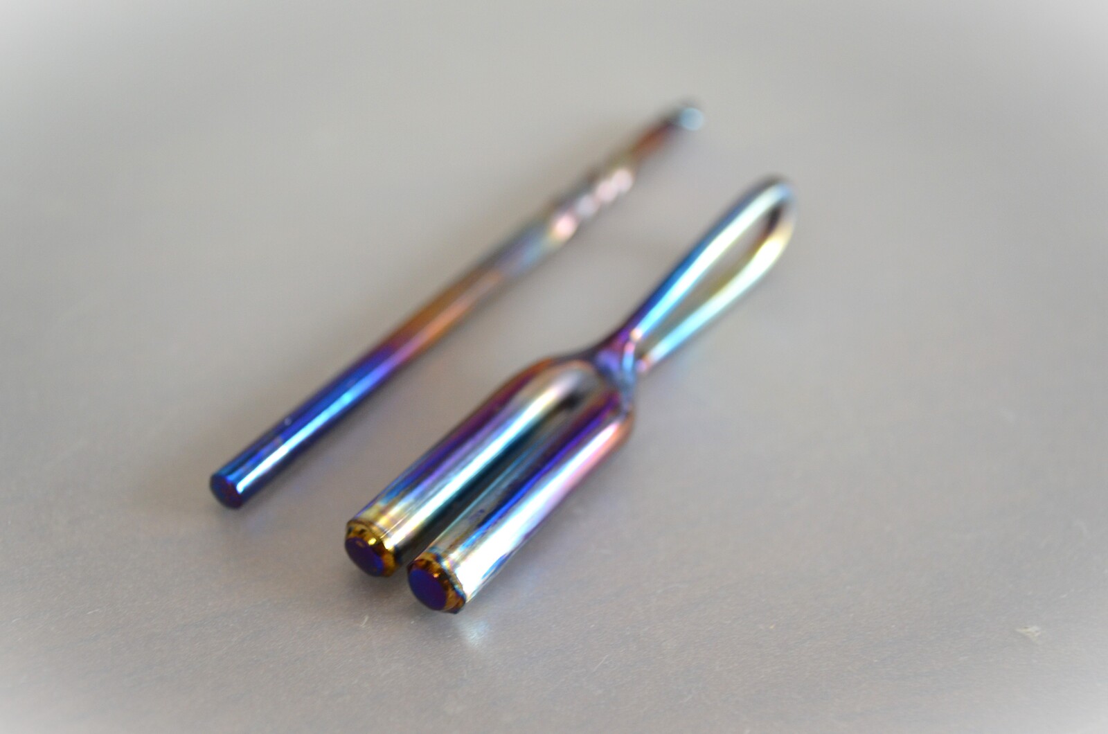 Titanium Tuning fork pendant・チタンの音叉4096Hz・丸型