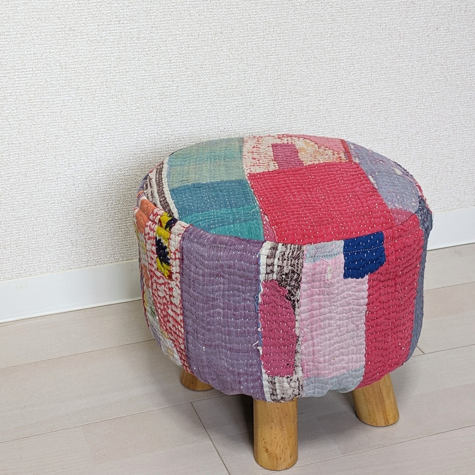 ヴィンテージラリーキルトの収納スツールラウンド刺し子刺繍