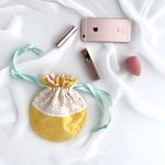 小さめバッグにも小さくまとまる☆華やか黄色のビンテージ刺繍レース♡まんまる巾着ポーチ