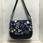 帆布ショルダーバック★紺＆花柄プリント