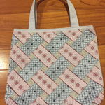手刺繍入り小トートバッグ