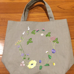 手刺繍入りバッグ