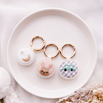 【大人気⟡˖ ࣪⊹】刺繍が可愛い♡ミニシンプルキーホルダー お名前キーホルダー キーホルダー プレゼント キーチャーム 入園準備品 お揃い 贈り物 入園グッズ ネームタグ 出産祝い 席札