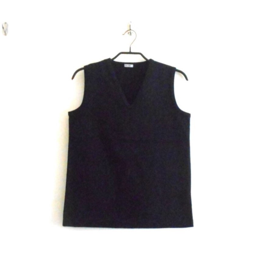 【Vネック-濃紺】一枚で魅せるスリーブレスTシャツ 4,836円