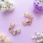 ライトピンクフラワーフープピアス  かすみ草レジンアクセサリー