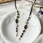 ブラックチェコビーズのメガネストラップ