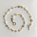 ビーズネックレス🌼　ビーズアクセサリー　ビーズ　ネックレス　フラワー　ゴールド