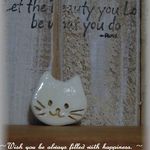 ★北欧の森*ねこ　陶器風　ブローチ★