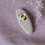 冬 刺繍のパッチンピン