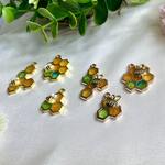 ミツバチのペンダント　可愛い蜜蜂が飛ぶレジン製ネックレス