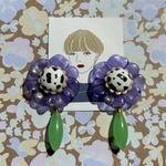 JAPAN VINTAGEグリーン バイオレット×ドットフラワー★  ピアス イヤリング キッチュ 個性的 花 レトロ 北欧 古着 衣装 カラフル 誕生日 プレゼント グリーン ビンテージ すみれ