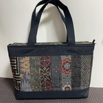 ◇トートバッグ ◇ ハンドメイド！縦24㎝ ×横41㎝×マチ9㎝!!正絹　大島紬　パッチワーク♪