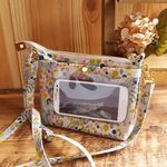 【再販】透明ポケットに入れたままスマホが操作できるスマホポシェット/草木柄ナチュラル